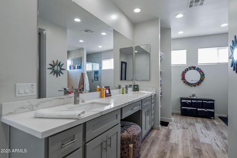 56-web-or-mls-11010 Buffalo Dr-40