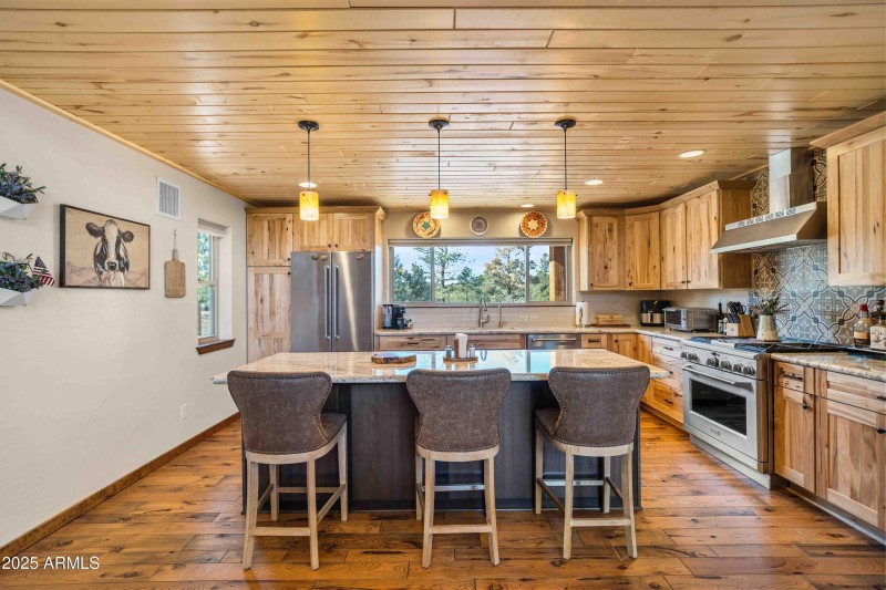 2893 Cedar Ridge Dr Overgaard, AZ 85933