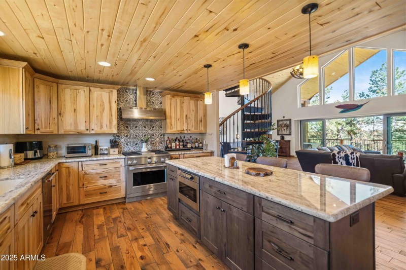 2893 Cedar Ridge Dr Overgaard, AZ 85933