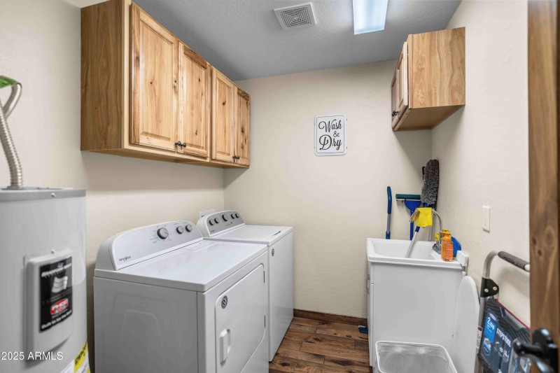 2893 Cedar Ridge Dr Overgaard, AZ 85933