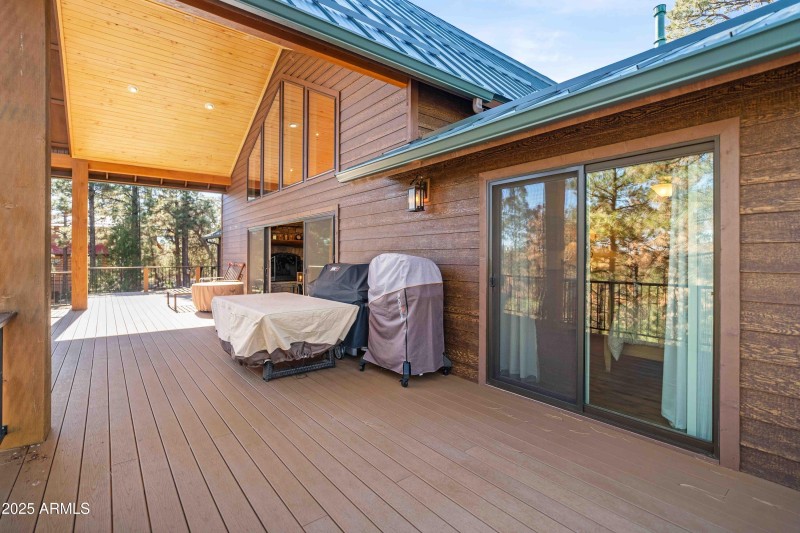 2893 Cedar Ridge Dr Overgaard, AZ 85933