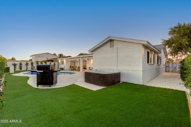 GRASSY TURF PLAY AREA