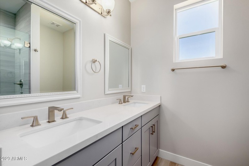 01B8C2DB-1E79-43F3-BED9-5E5E0C843941