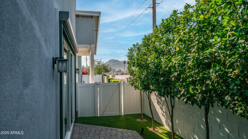 706 E Boca Raton Dr Exterior Photos-9