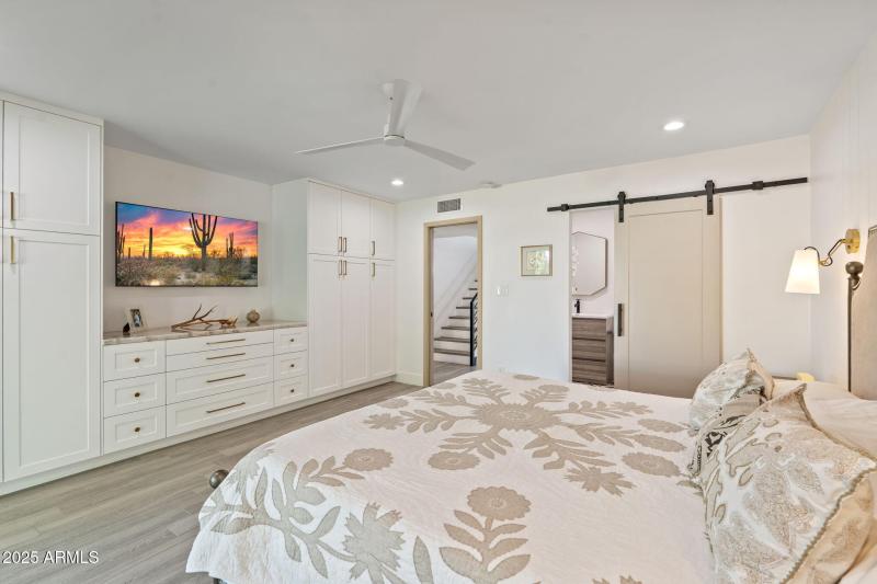 Barn Door to En-Suite Bathroom