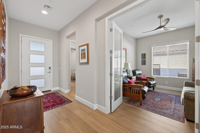 32) FOYER_DEN_OFFICE