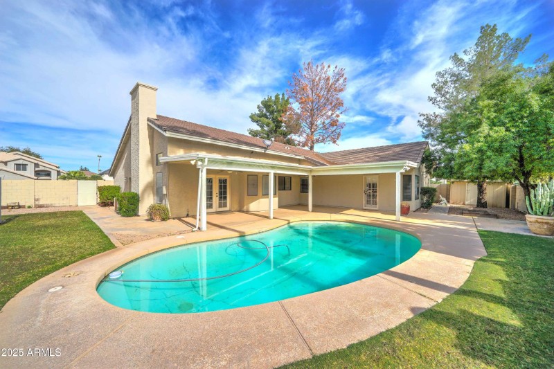 1119 E Southshore Dr-3