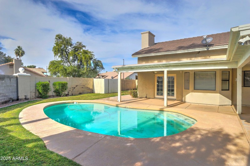 1119 E Southshore Dr-4