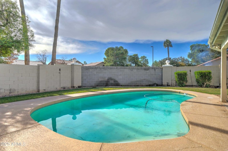 1119 E Southshore Dr-5