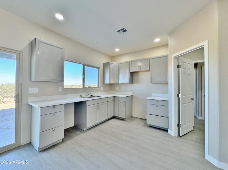 Kitchen w/window overlooking back yard