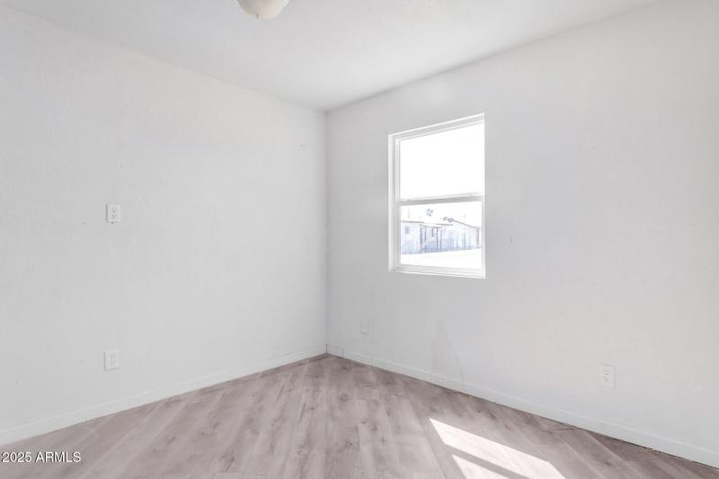 9-web-or-mls-QPT Photo - MEP_6012