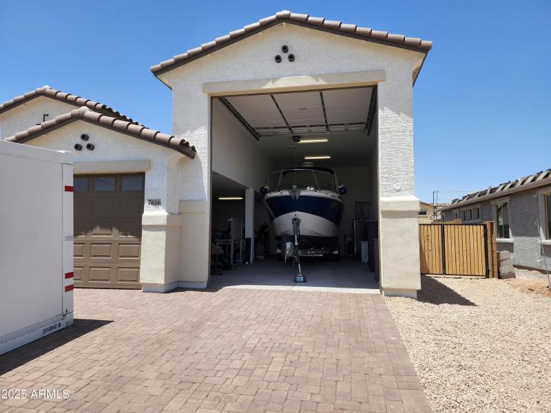 c11db115-6ab2-4c60-b66e-70ce36a89437-1_a