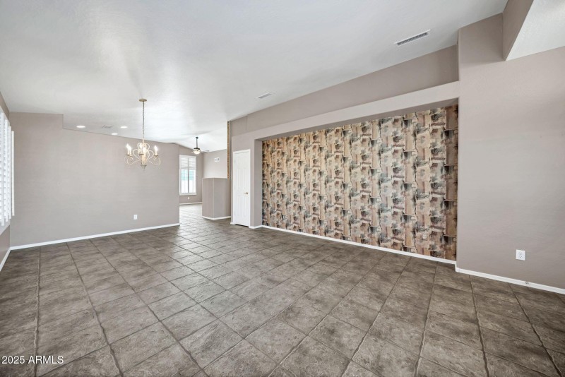 10403 W Tonopah Dr-7