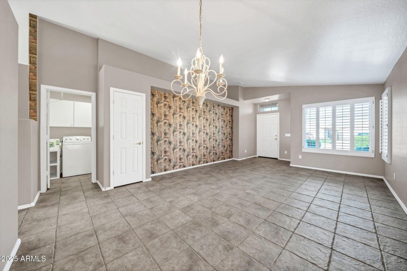 10403 W Tonopah Dr-8