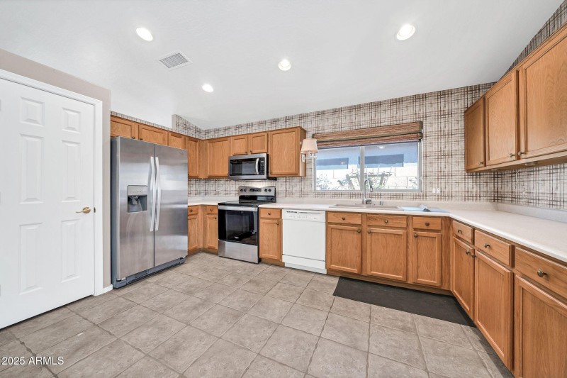 10403 W Tonopah Dr-14
