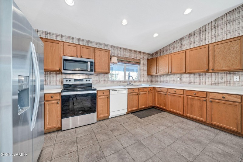 10403 W Tonopah Dr-15