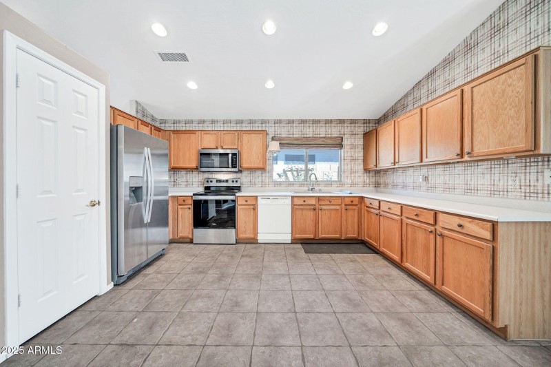 10403 W Tonopah Dr-16