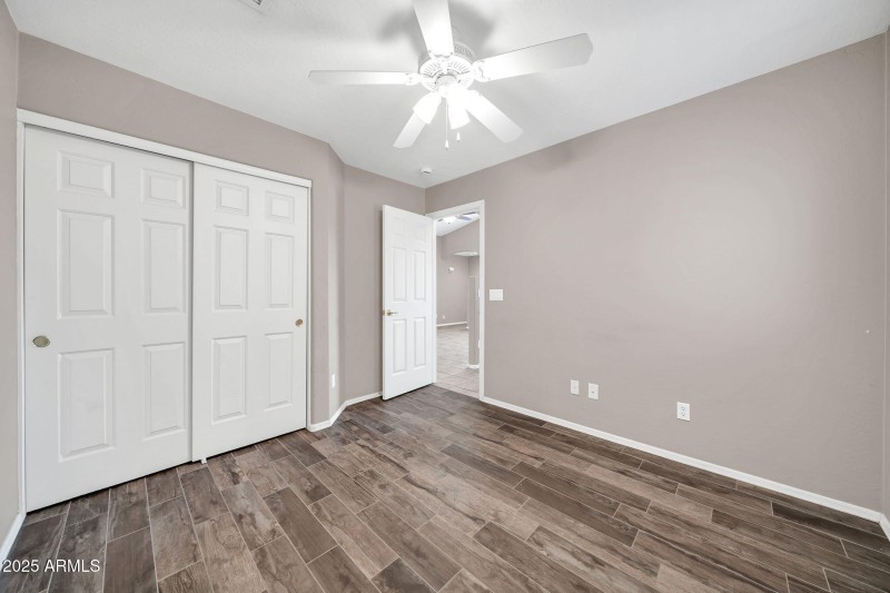 10403 W Tonopah Dr-27