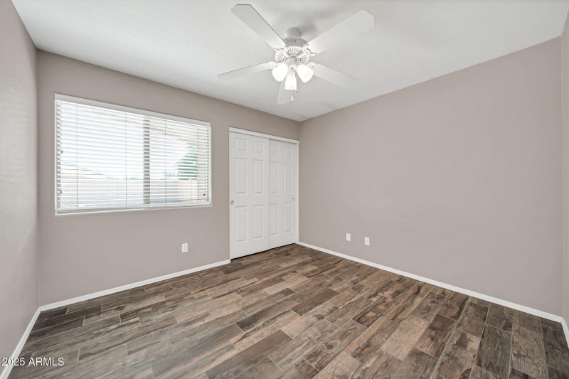 10403 W Tonopah Dr-28