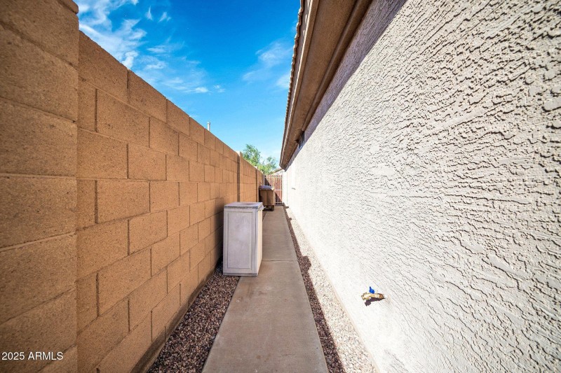 10403 W Tonopah Dr-31