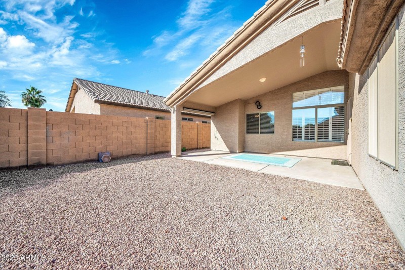 10403 W Tonopah Dr-32