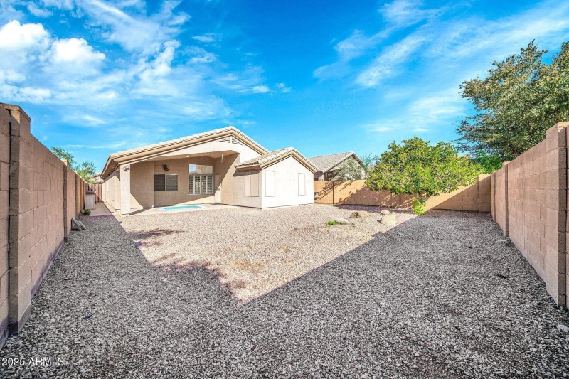 10403 W Tonopah Dr-35