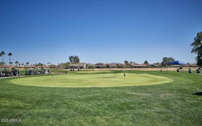 Oakwood Country Club putting green