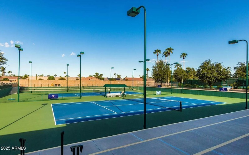 Oakwood Country Club tennis court
