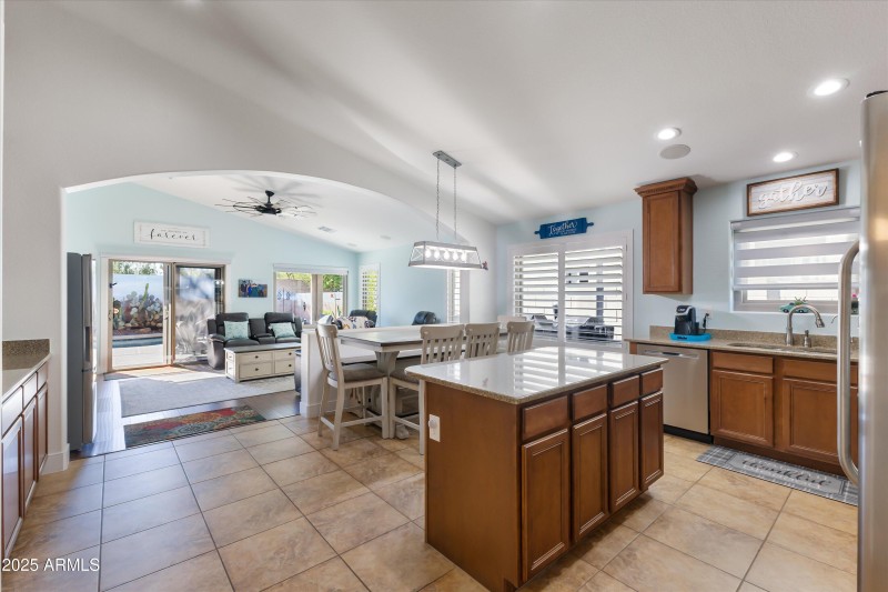 11-9867 W Harmony Ln