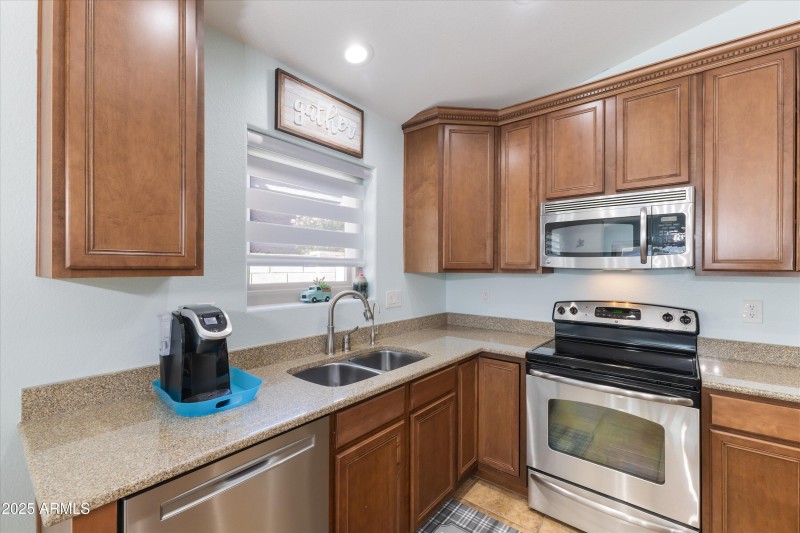 16-9867 W Harmony Ln