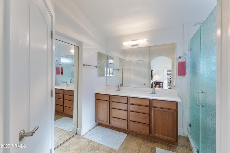 24-9867 W Harmony Ln