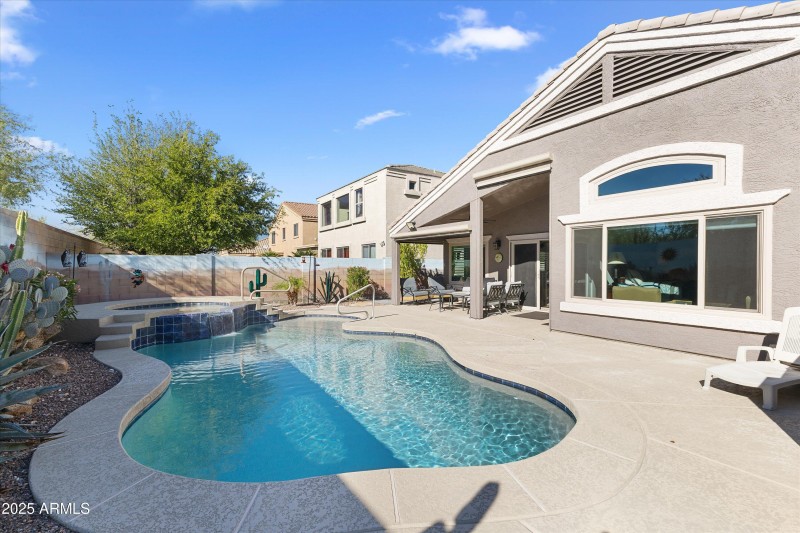 38-9867 W Harmony Ln