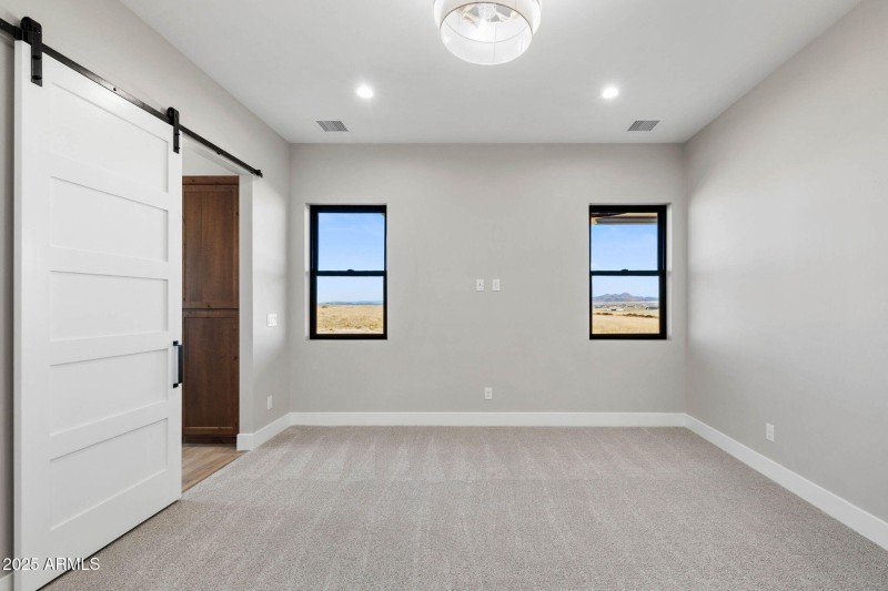 44-Primary Bedroom (2)