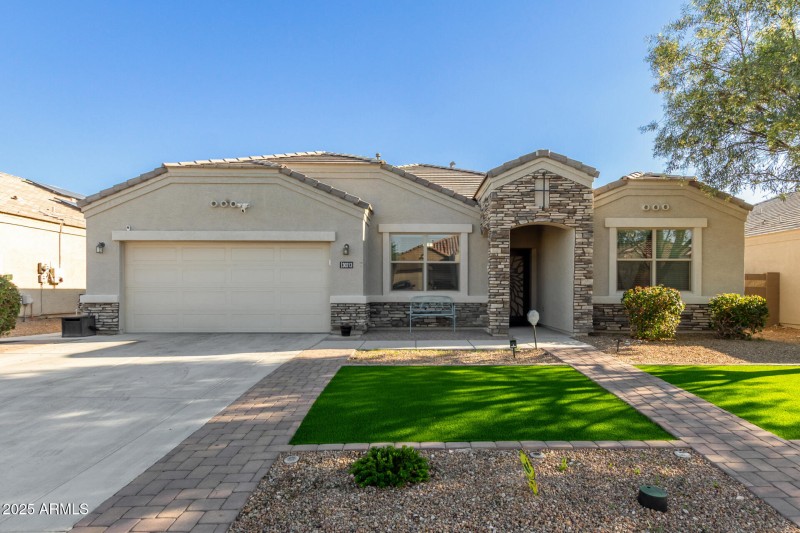 30213 W Fairmount Ave