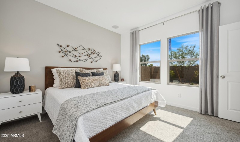 158600_Laveen Springs_Clyde_Primary Suit