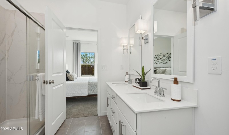 158603_Laveen Springs_Clyde_Primary Bath