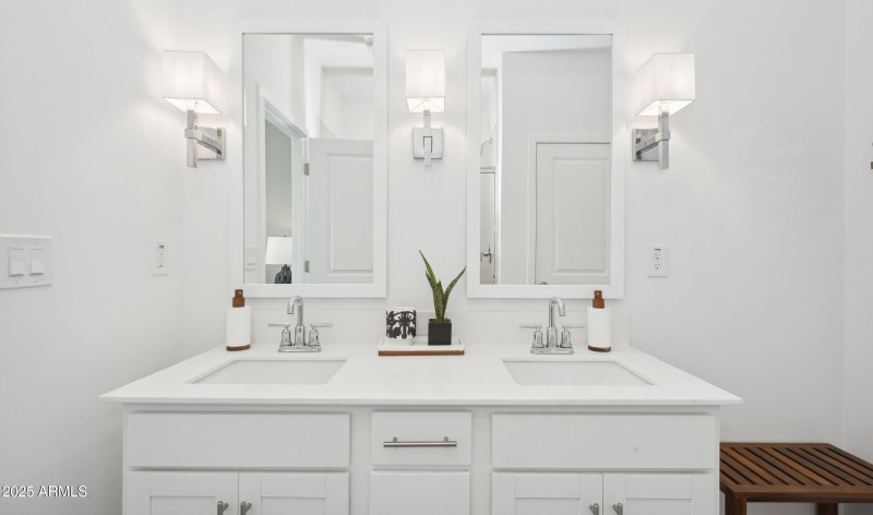 158604_Laveen Springs_Clyde_Primary Bath