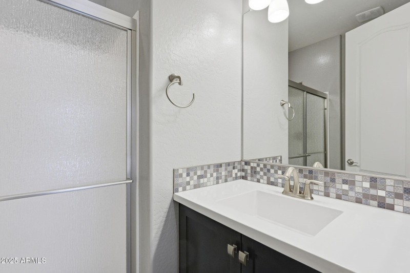 024_1st Floor Guest Bathroom