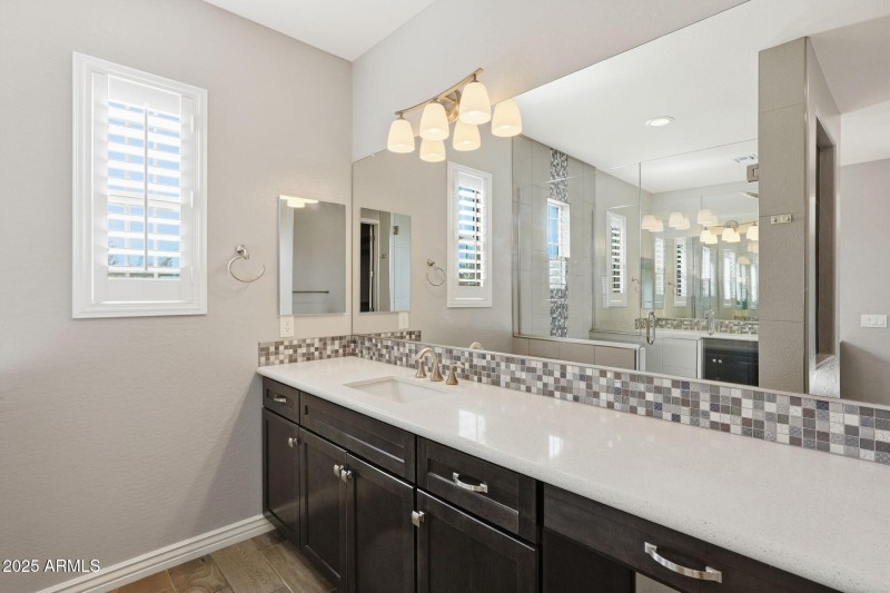 042_Primary Bathroom