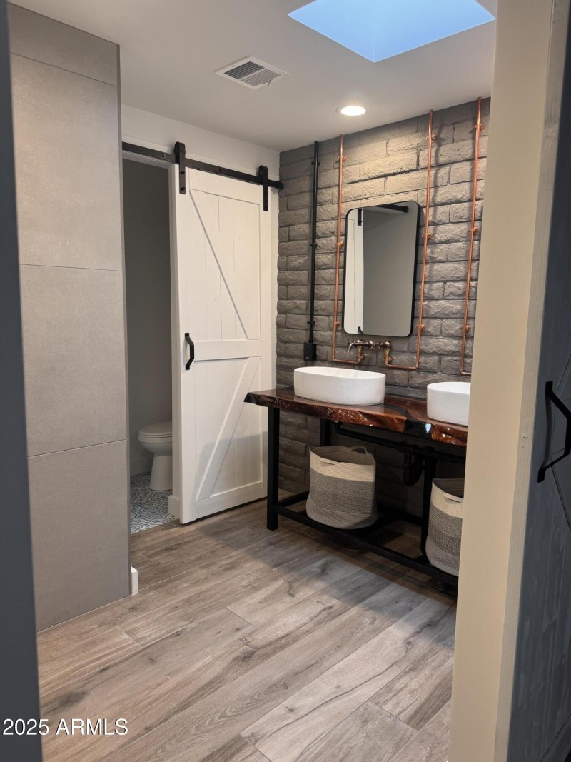 Mstr Sink & Water Closet