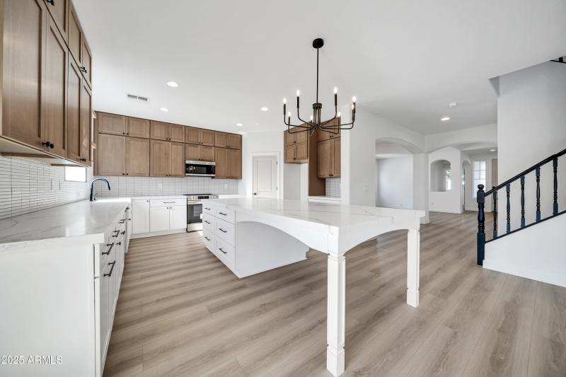 18527 W Caribbean Ln-7