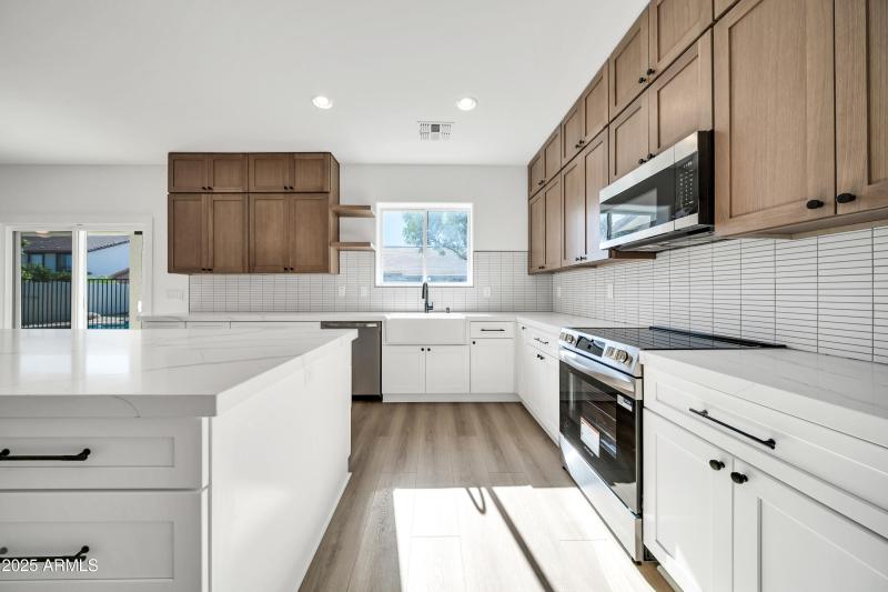 18527 W Caribbean Ln-18