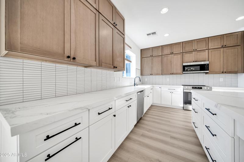 18527 W Caribbean Ln-19