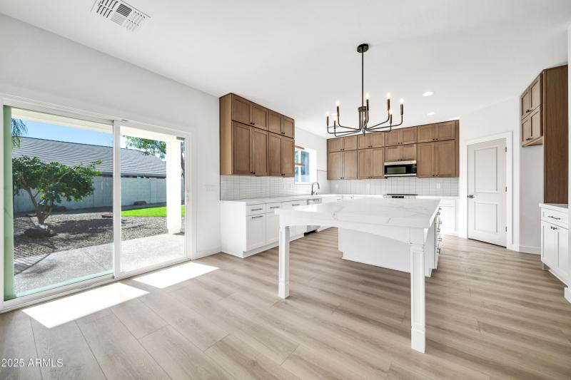 18527 W Caribbean Ln-23