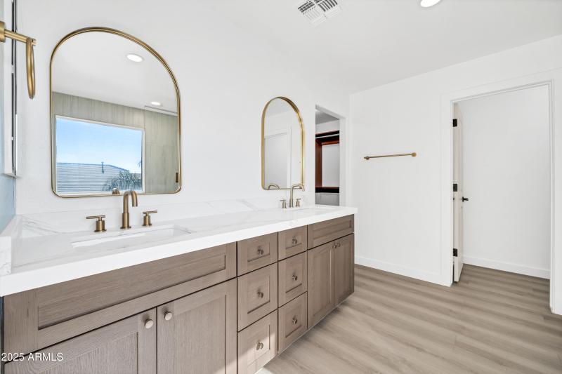 18527 W Caribbean Ln-24