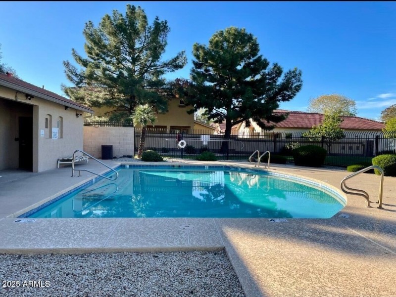 Screenshot_20251201_173040_Messages