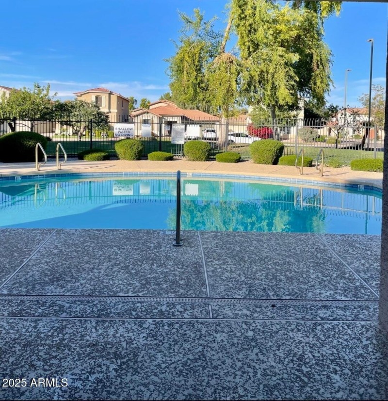 Screenshot_20251201_173031_Messages