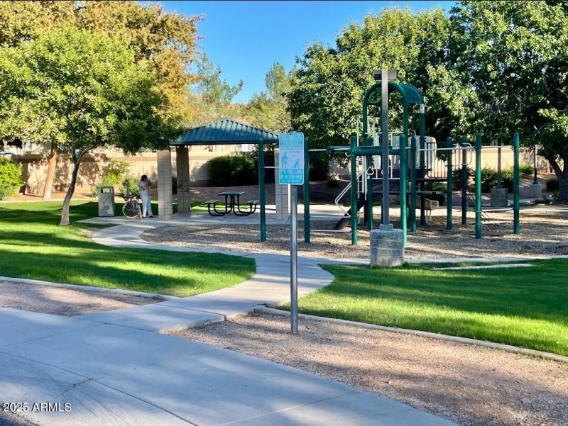 Screenshot_20251201_172834_Messages