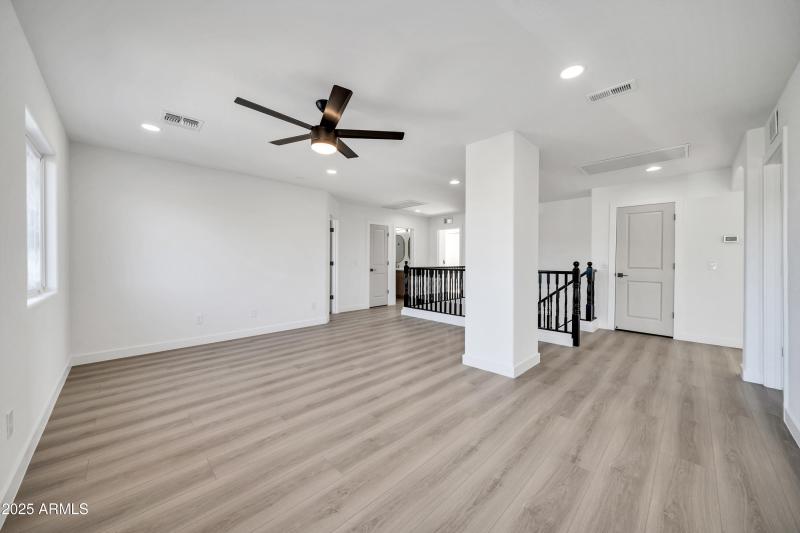 18527 W Caribbean Ln-39