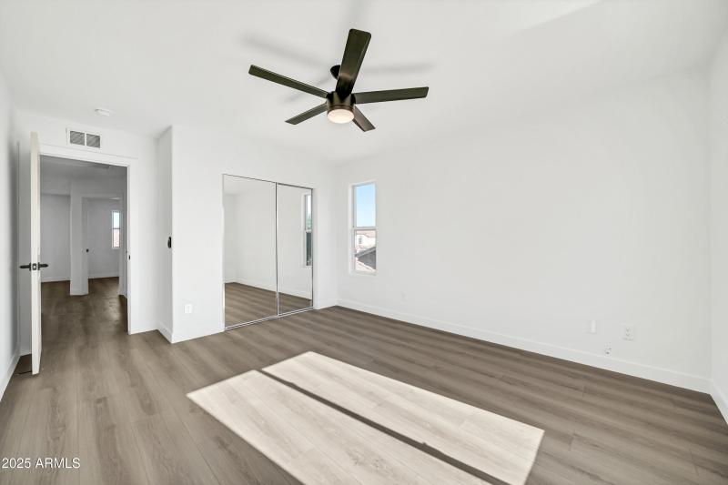 18527 W Caribbean Ln-44